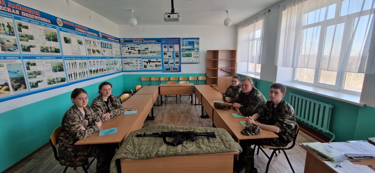 «Волошинка орта мектебі» КММ-де Ұлы Жеңістің 80 жылдығына арналған ерлік сабағы өтті.